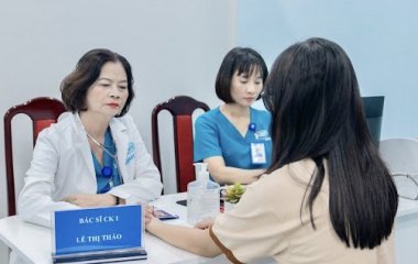 Tư vấn và khám chữa bệnh sản phụ khoa